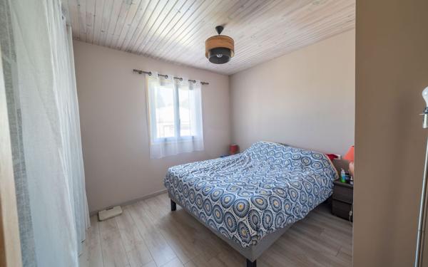 Maison à vendre    5 pièces •  Gastes