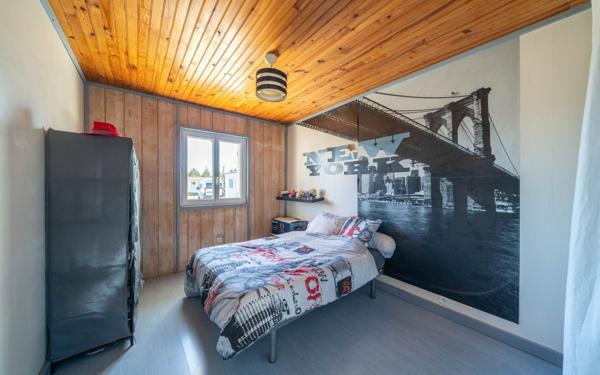 Maison à vendre    5 pièces •  Gastes