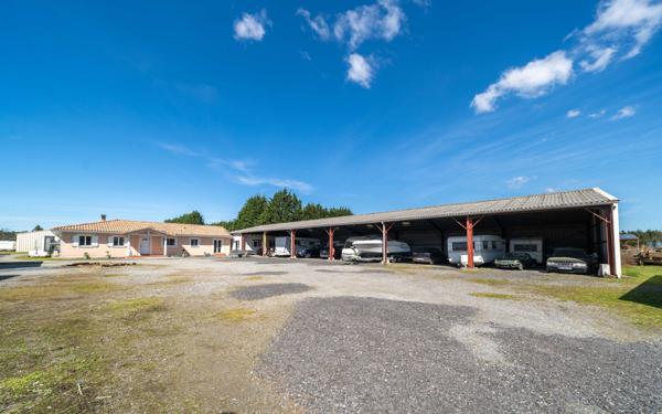 Maison à vendre    5 pièces •  Gastes