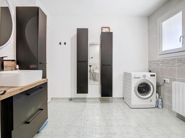 Maison familiale de plain-pied- 7 pièces - 155 m2