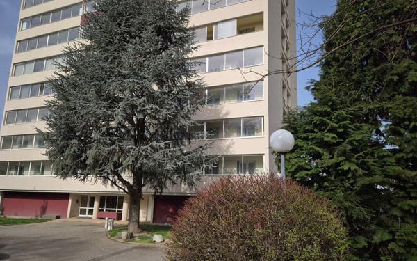 Appartement à vendre    3 pièces • 59,73 m2 Saint-Étienne
