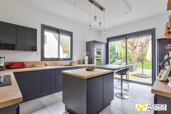 Maison Maisons Laffitte 7 pièce(s) 165 m2 €1 095 000 ** - Référence 12610