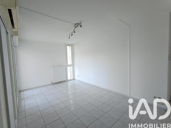 Location immeuble 3 pièces 54 m² Bagnols-sur-Cèze