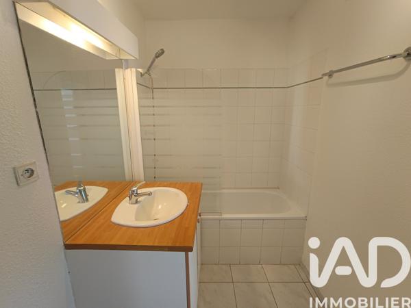 Location immeuble 3 pièces 54 m² Bagnols-sur-Cèze