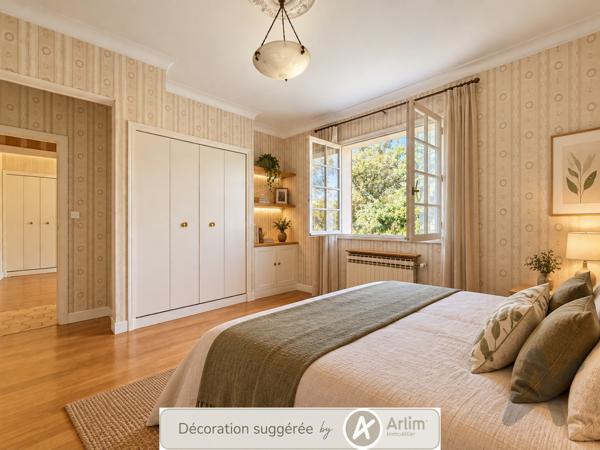 Maison traditionnelle à rénover avec grand terrain et fort potentiel