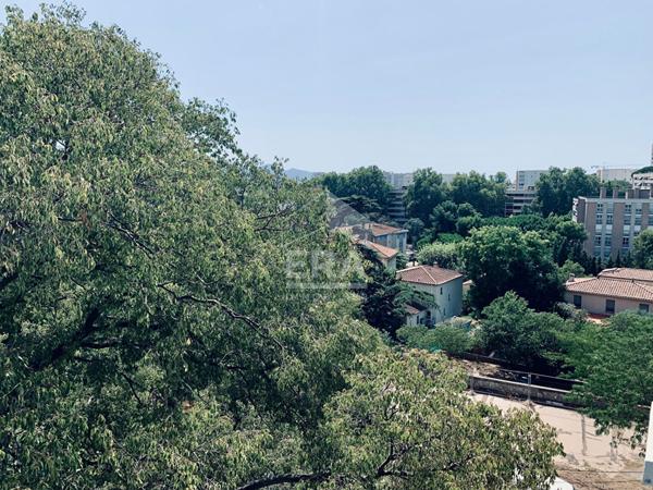 A vendre  appartement de type 3 rénové à Marseille 13011 - Quartier La Pomme