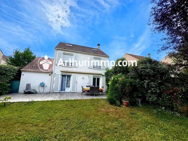 Vente Maison 5 pièces 96 m2 à Savigny-le-Temple