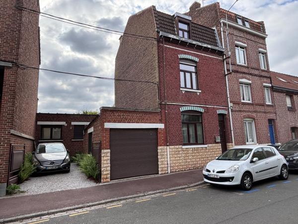 BELLE MAISON DE VILLE SEMI PLAIN-PIED