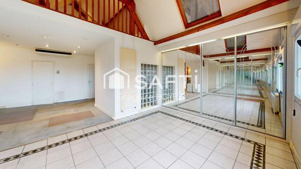 Boulogne-sur-Mer – Maison de caractère aux volumes exceptionnels avec jardin et grand garage inclus