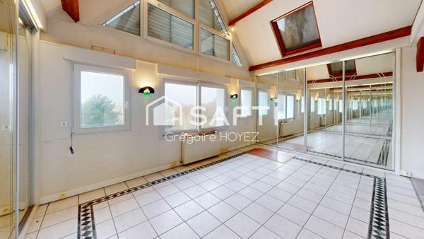 Boulogne-sur-Mer – Maison de caractère aux volumes exceptionnels avec jardin et grand garage inclus