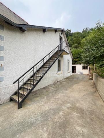 Maison avec appartement indépendant et grand garage 7 pièces TREMUSON (22)