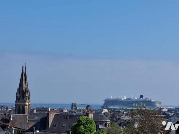 Maison avec chalet indépendant et vue dégagée sur Cherbourg