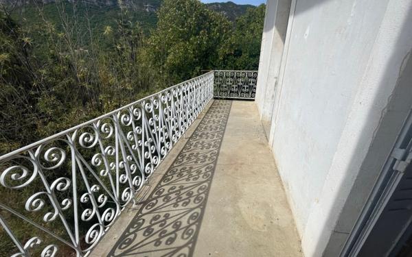 Appartement à louer    4 pièces •  Laragne-Montéglin