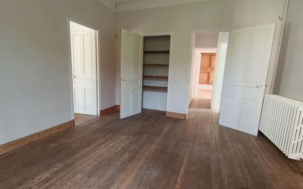 Appartement à louer    4 pièces •  Laragne-Montéglin