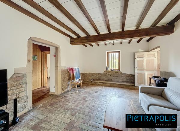 Propriété 250 m² avec dépendances - terrain 7 000 m²