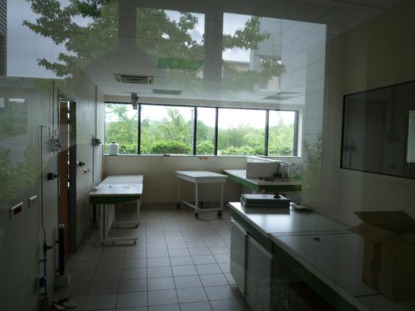 Dpt Aisne (02), Château-THierry, à vendre immeuble de bureaux haut de gamme, construit en 2002 de 2412 m2, libre.