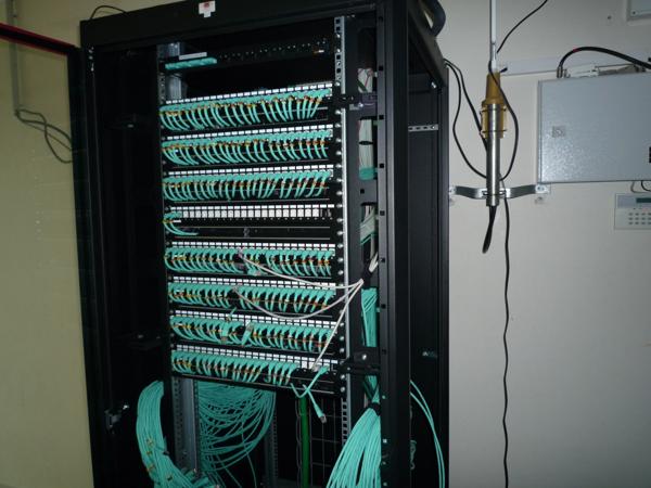 Dpt Aisne (02), Château-THierry, à vendre immeuble de bureaux haut de gamme, construit en 2002 de 2412 m2, libre.