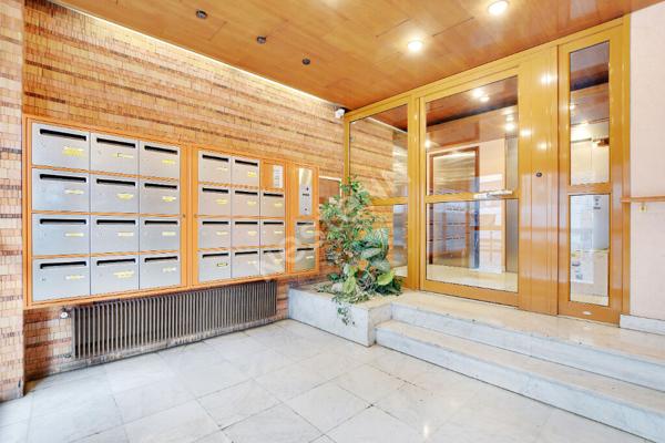 75011 - Cirque d'Hiver - Marché des enfants rouge - 2 Pièces (47 m²)