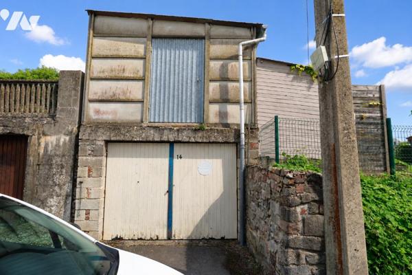 Charmante maison individuelle soigneusement entretenue, 3 chambres, garage, atelier et terrain.