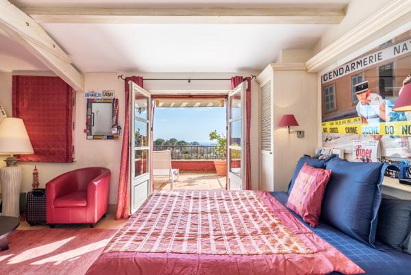 Exclusivité Mougins : Rare magnifique maison de 350 M2 sur 3500 M2 de jardin paysager, vue mer et village.