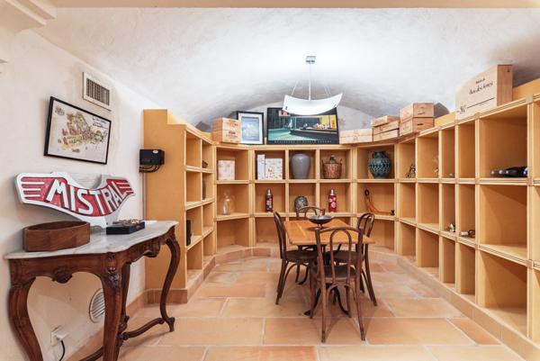 Exclusivité Mougins : Rare magnifique maison de 350 M2 sur 3500 M2 de jardin paysager, vue mer et village.