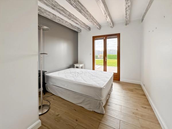 Maison moderne aux volumes généreux et prestations soignées