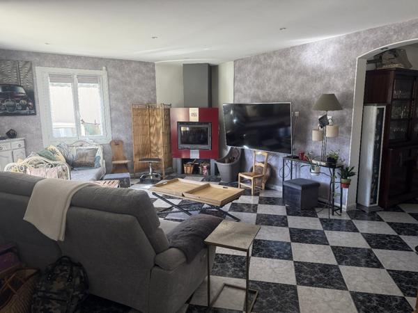 Maison à CHAMPNIERS (16430)