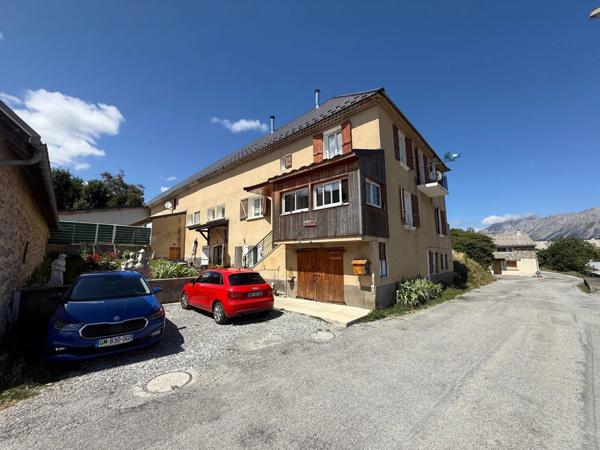 Maubourg Corps de ferme rénové à vendre 3 logements (05) Le Dévoluy