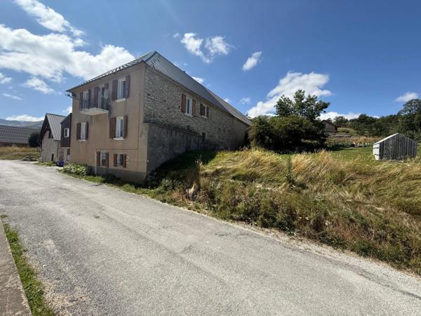 Maubourg Corps de ferme rénové à vendre 3 logements (05) Le Dévoluy