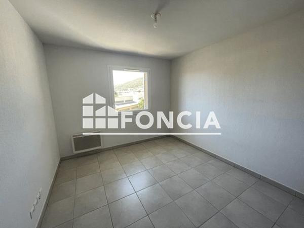 Location Appartement 3 pièces 60.16 m² - 43 RUE R. DUFY Cuers 83390