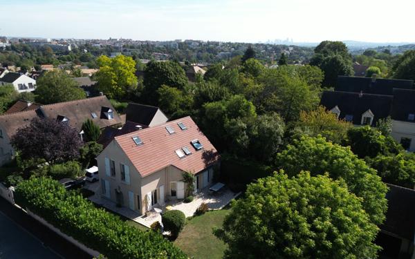 Maison à vendre    7 pièces • 191 m2 Saint-Germain-en-Laye