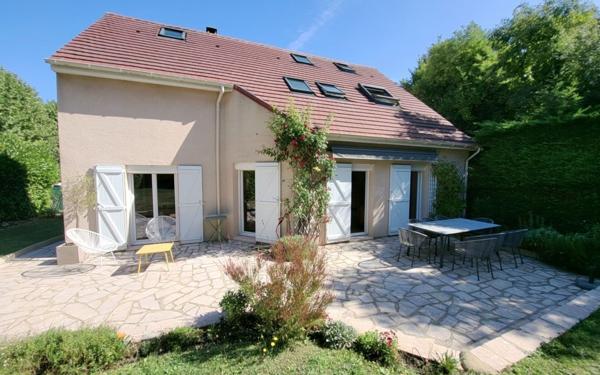 Maison à vendre    7 pièces • 191 m2 Saint-Germain-en-Laye