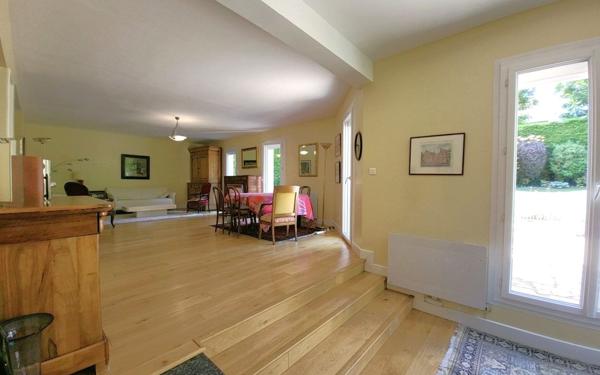 Maison à vendre    7 pièces • 191 m2 Saint-Germain-en-Laye