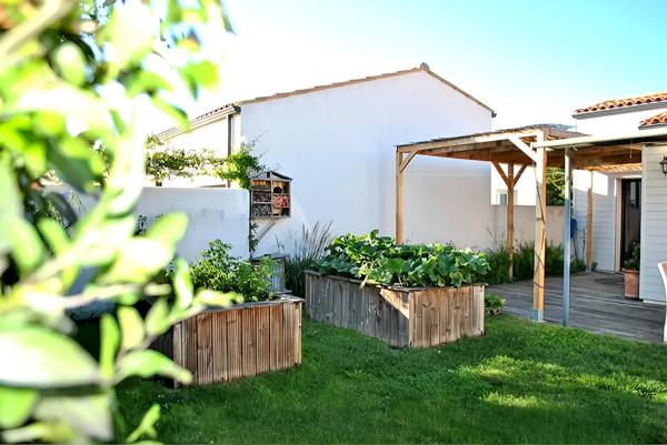 Maison Sainte Soulle 3/4 pièce(s) & vaste garage/atelier independant, Sainte soulle 17220