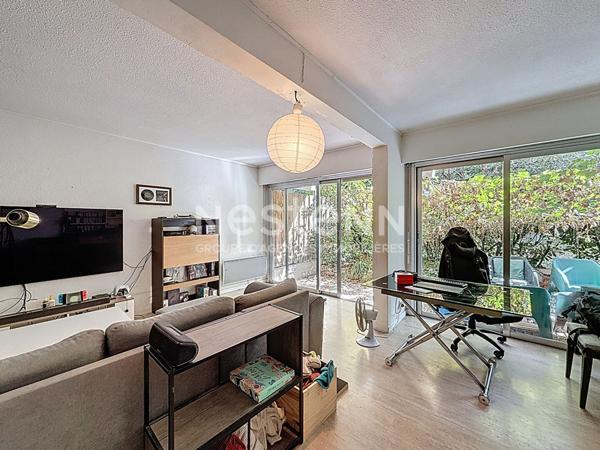 Appartement Rez-de-jardin avec double jardin- Grasse 4 pièce(s) 72 m2, Piscine, Gardien, Proche commerces et commodités