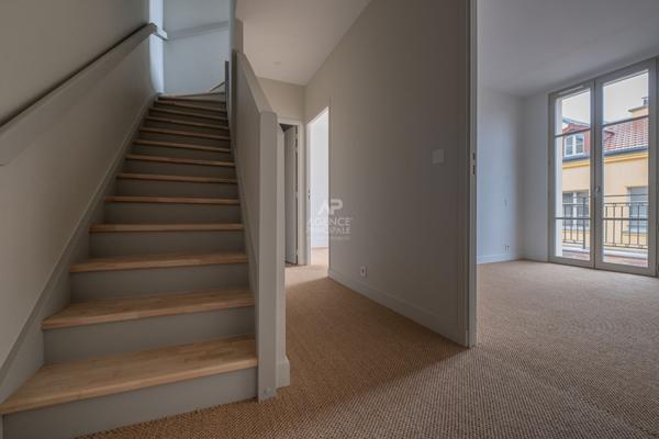 Versailles Notre Dame - Maison 4 piéces 103m² au sol avec terrasse et balcon €1 095 000 ** - Référence 27223