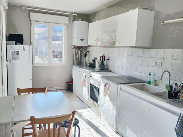 Bel appartement avec cave et garage fermé