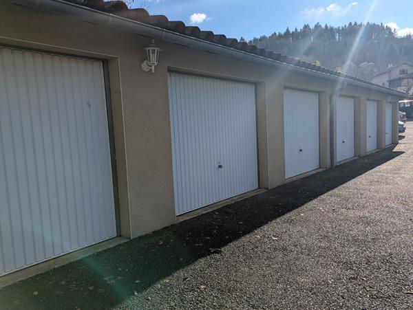 Bel appartement avec cave et garage fermé