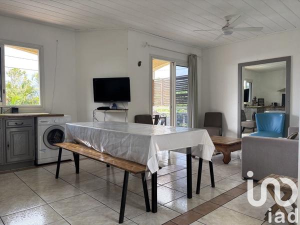 Maison traditionnelle 7 pièces de 157 m² à Saint-Pierre (97432)