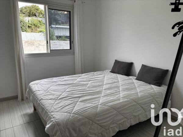 Maison traditionnelle 7 pièces de 157 m² à Saint-Pierre (97432)