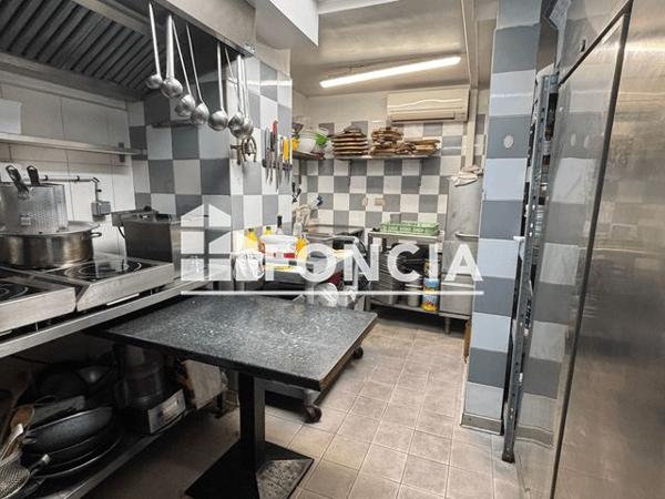 À vendre Local commercial 100 m² - Saint-victoret 13730