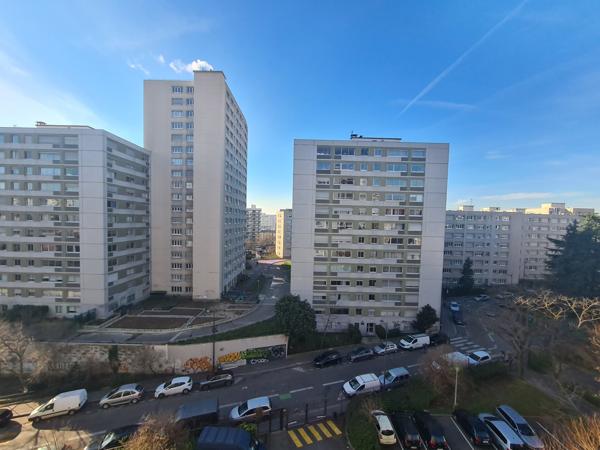 Appartement 4 pièces avec une vue entièrement dégagée et double exposition
