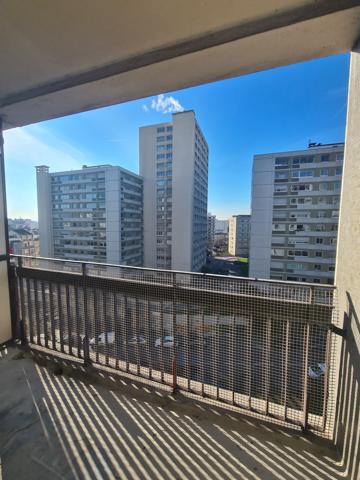 Appartement 4 pièces avec une vue entièrement dégagée et double exposition