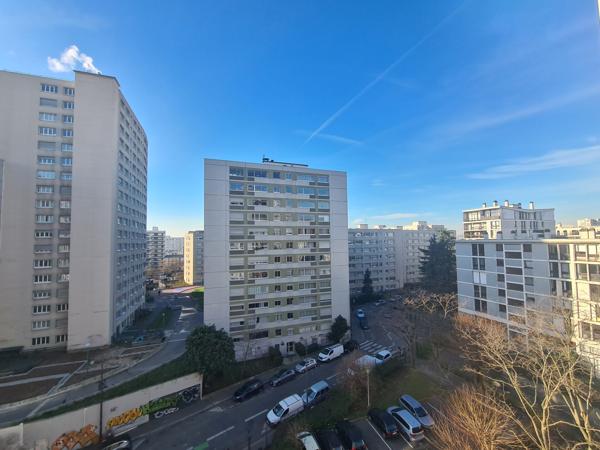 Appartement 4 pièces avec une vue entièrement dégagée et double exposition