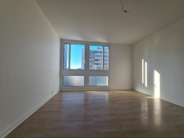 Appartement 4 pièces avec une vue entièrement dégagée et double exposition