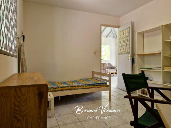 Maison et 3 bungalows - 9 pièces - Piscine - Terrain 2 000m²