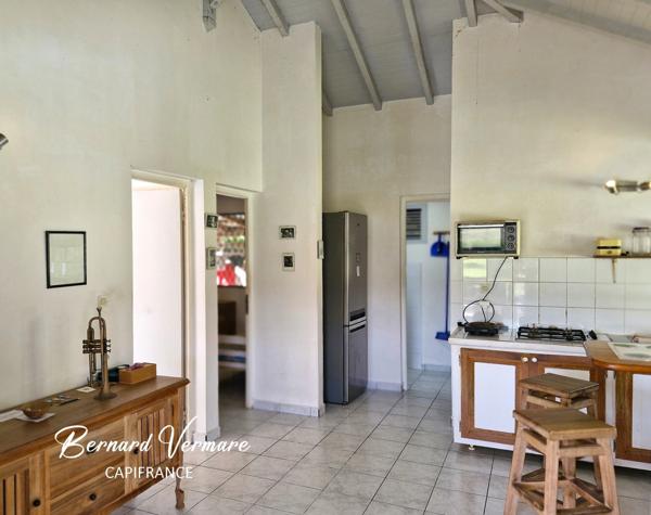 Maison et 3 bungalows - 9 pièces - Piscine - Terrain 2 000m²