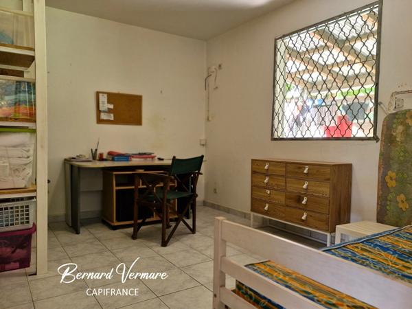 Maison et 3 bungalows - 9 pièces - Piscine - Terrain 2 000m²