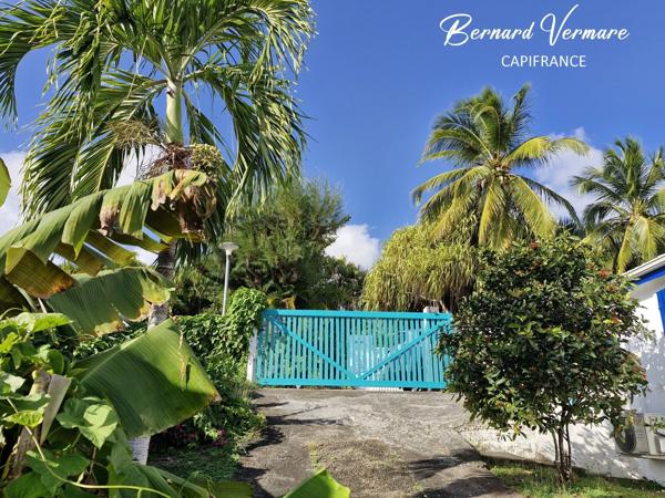 Maison et 3 bungalows - 9 pièces - Piscine - Terrain 2 000m²