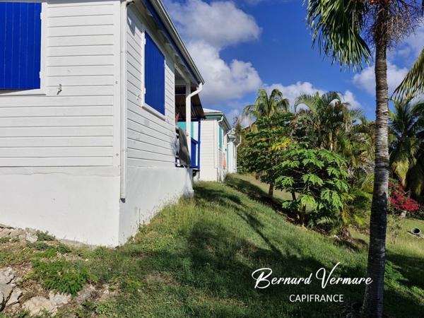 Maison et 3 bungalows - 9 pièces - Piscine - Terrain 2 000m²